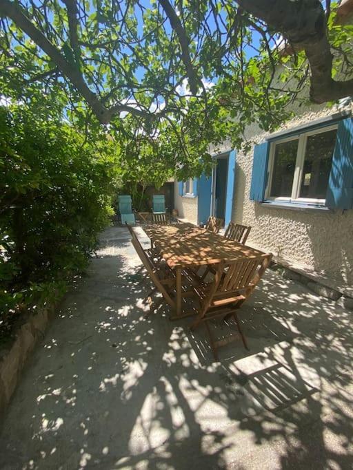 A L'Ombre Du Figuier ! Maisonnette Jardin / Parking / Proche Mer Фронтиньян Экстерьер фото